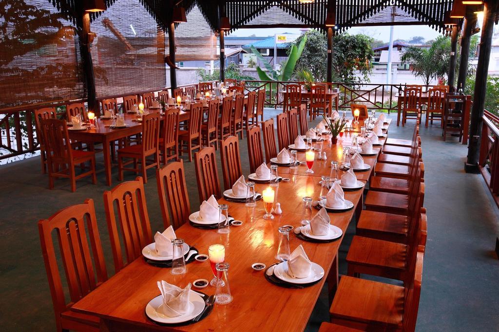 A Little Bit Of Mandalay Tavern Bagian luar foto