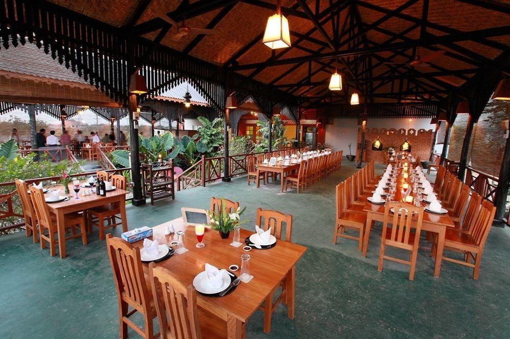 A Little Bit Of Mandalay Tavern Bagian luar foto
